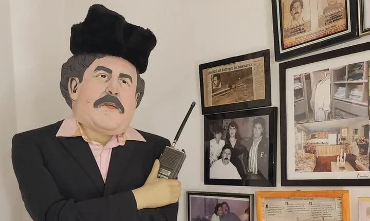 Pablo Escobar Shared Tour in Medellín. Economic and historical.