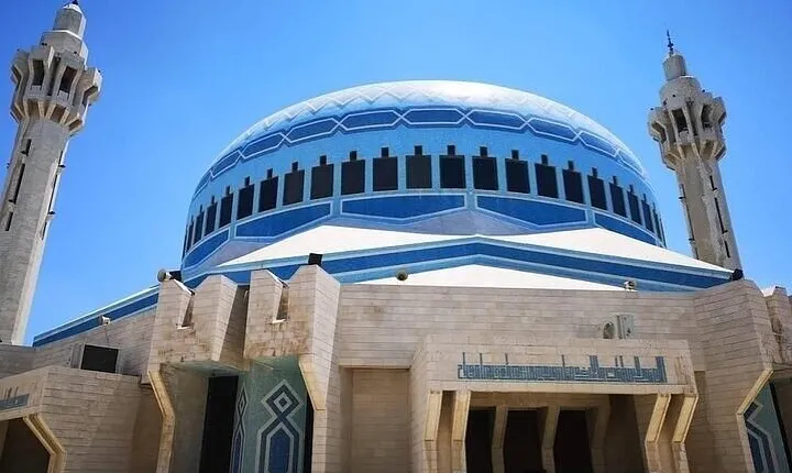 Exploring Shrines, Mosques, and Holy Landmarks Private Tour