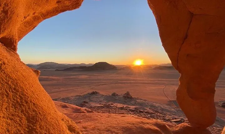Wadi Rum Full Day Jeep Tour + Overnight + Dinner in Bedouin Camp