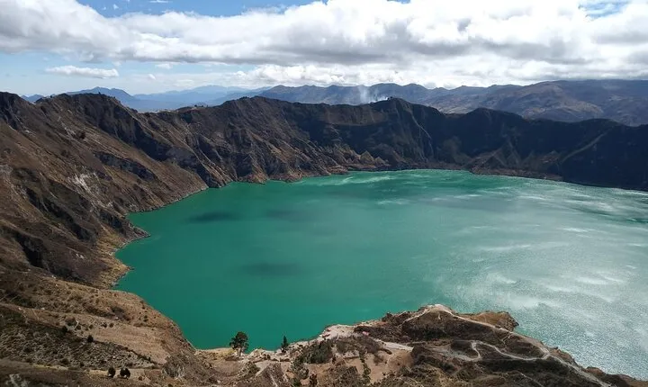 Adventure in Quilotoa Lagoon by Lead