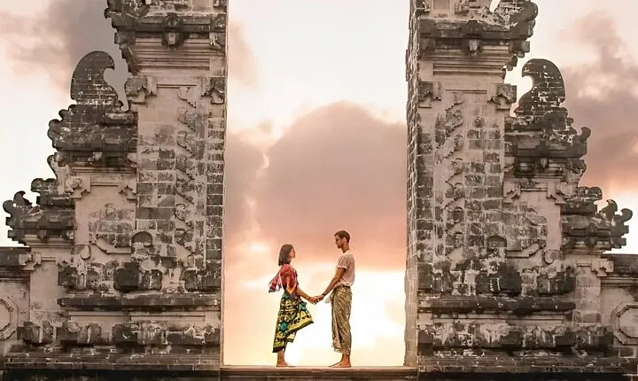 Gates of Heaven Tour: Tirta Gangga - Kanto Lampo Waterfall