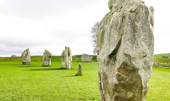 From London: Stonehenge and The Stone Circles of Avebury