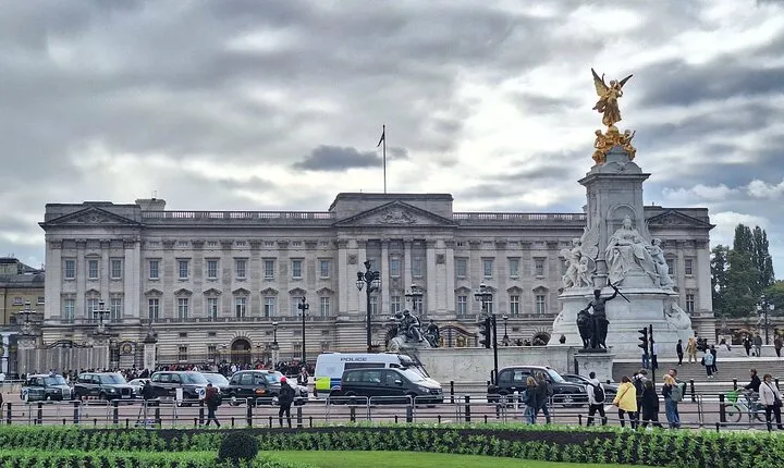 2 Hour Walking Tour from Buckingham Palace to Big Ben