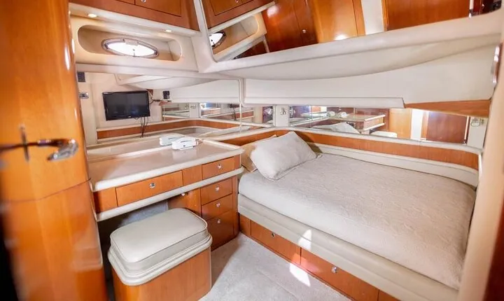 Luxury yacht rental in Cartagena de Indias Sea Ray 56'