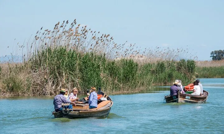 Private Albufera Day Trip: Paella, Boat Ride and Nature Trek