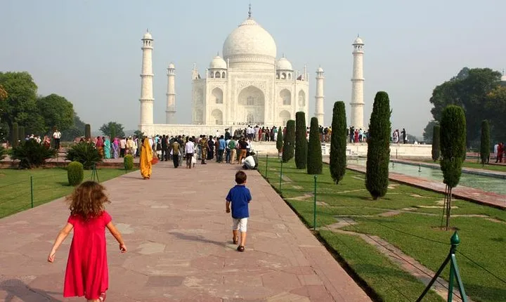 Same Day Taj Mahal Tour With Lunch & Entrances