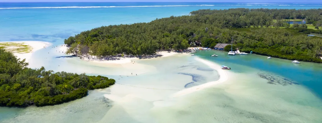 Île aux Cerfs self-guided beach day tour