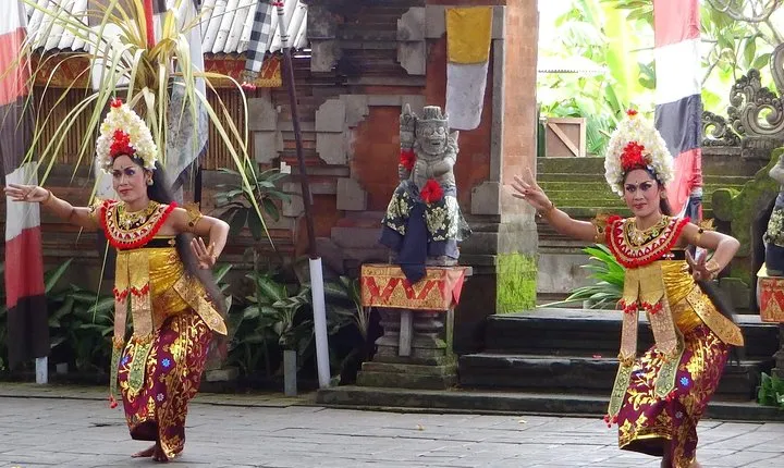 Private : Barong Dance and Kuta Beach Tour