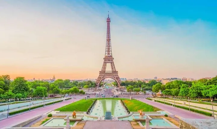 Eiffel Tower Guided Tour by Stairs (Optional Summit by Lift)