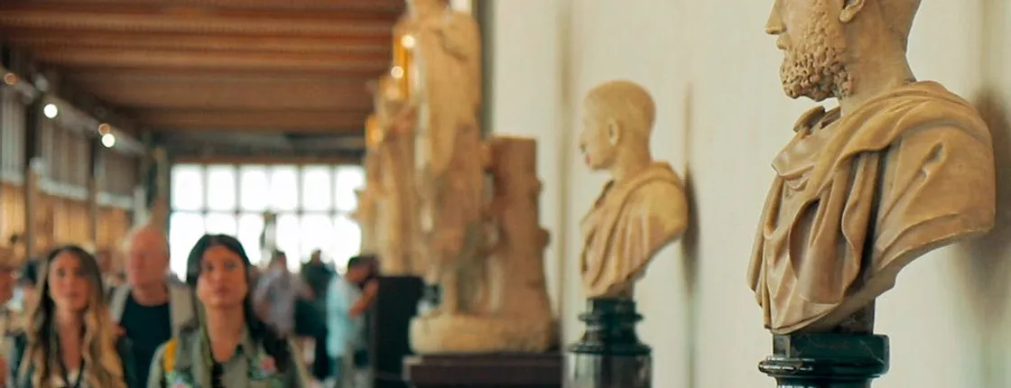 Small group Uffizi masterclass with an art historian