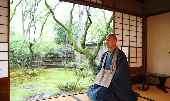 Private Kyoto Zen Meditation with Monk & Guided Gion Walking Tour