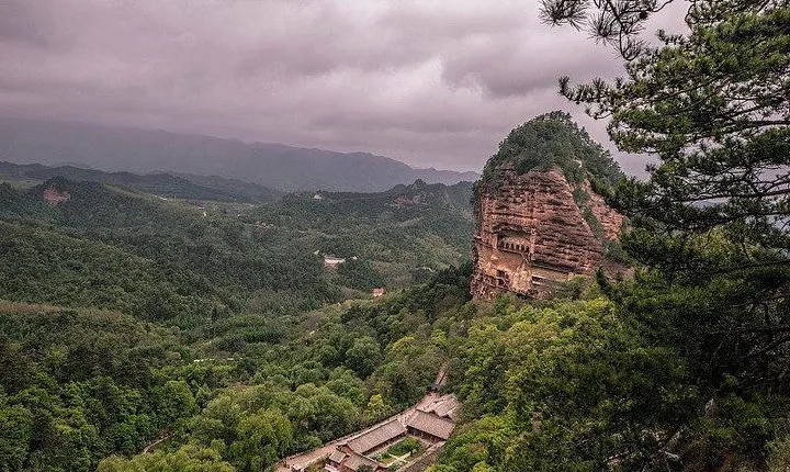 Private Day Tour Tianshui Maiji Shan Caves from Xi'an by Bullet Train