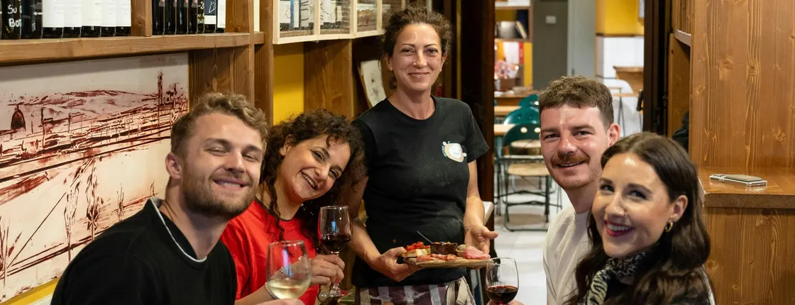 Florence local food tour in Santo Spirito with tastings and dinner