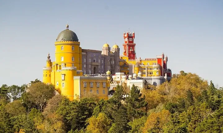 Sintra Private Tour with Tickets: Pena Palace & Moorish Castle