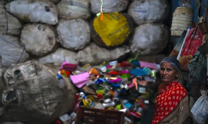 Mumbai: Across The Divide- A Contrast Tour of Bandra and Dharavi