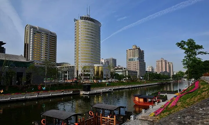 Private Transfer with Guide: Xi'an International Airport to Xian Hotel