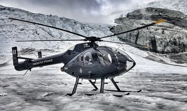 Private Flight: 4 Glaciers with 2 Snow Landings - 60mins