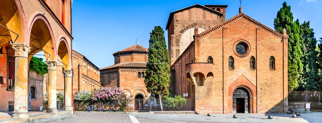 Private tour of the Basilica of Santo Stefano with tasting of local products