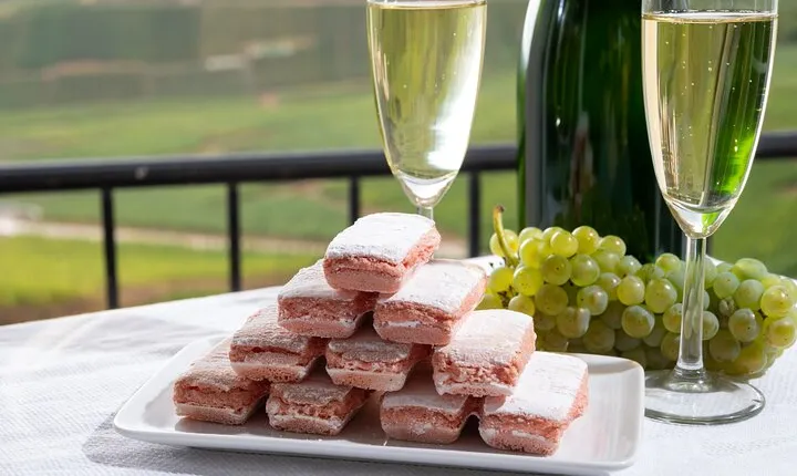 Private Round-Trip Transfer from Paris to Reims