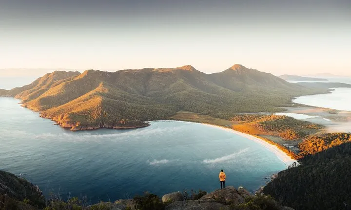 A Day in Wineglass Bay - Launceston to Hobart
