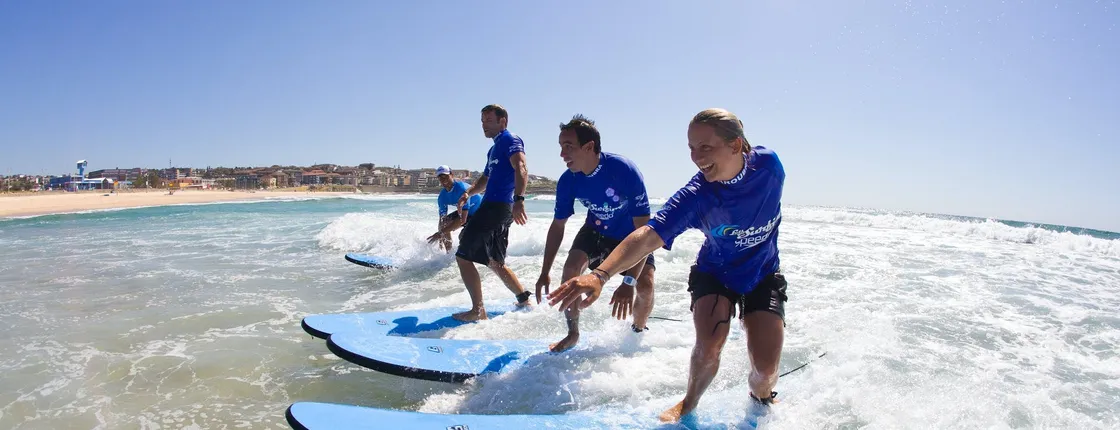 Beginner surf lesson at Maroubra Beach