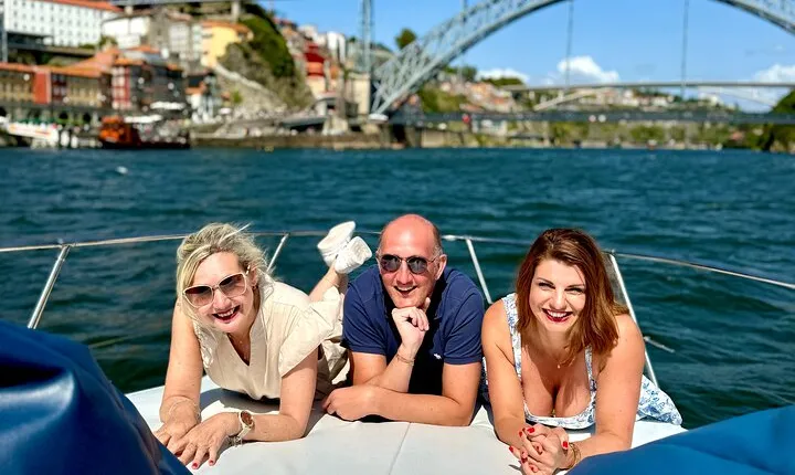 Porto Shared Yacht Tour: Bridges, River Mouth & Drinks Included