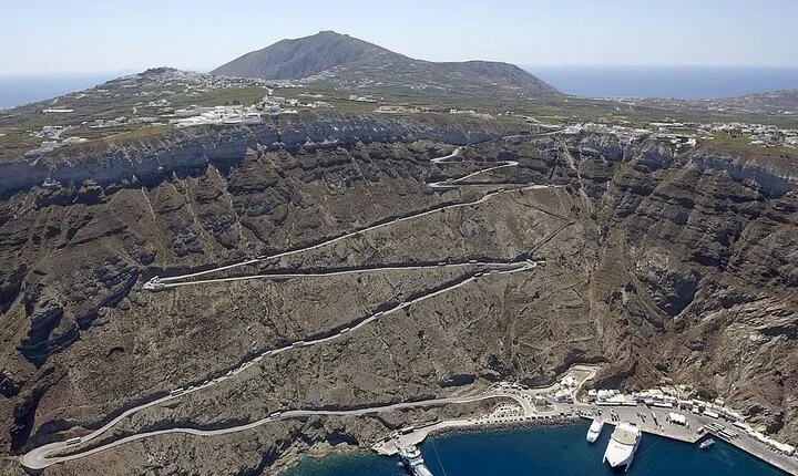 Santorini Private Transfer From or To the Ferry Port 