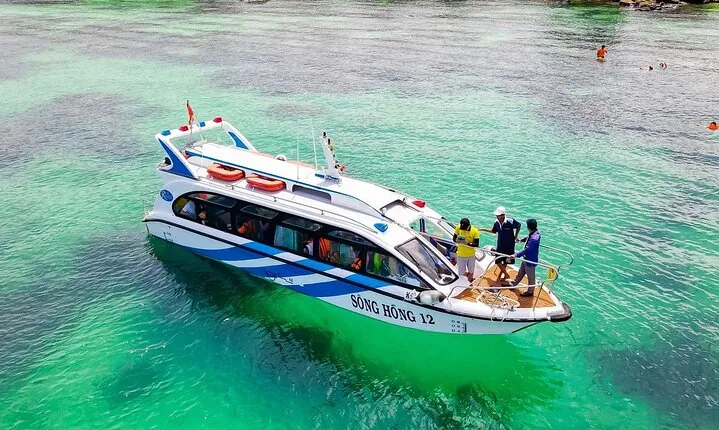 Phu Quoc Canoe Four Island Expedition and Cable Car
