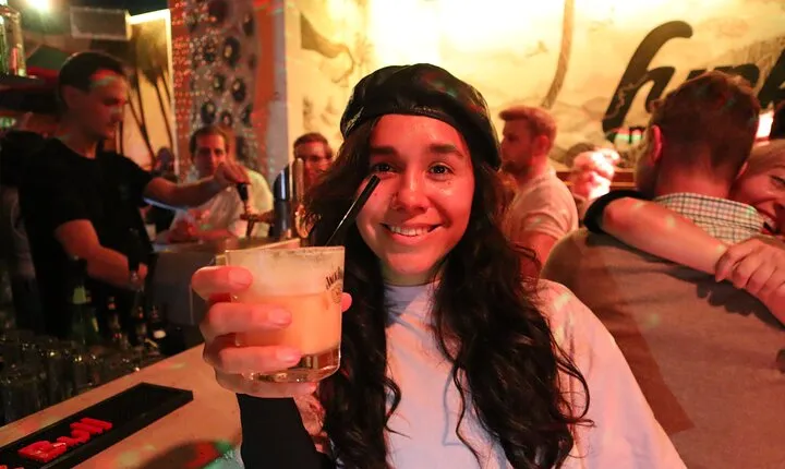 Saturday Night Pub Crawl for Professionals in Vienna, Austria