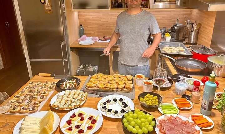  Tapas, Wine and Argentine Barbecue in Barcelona