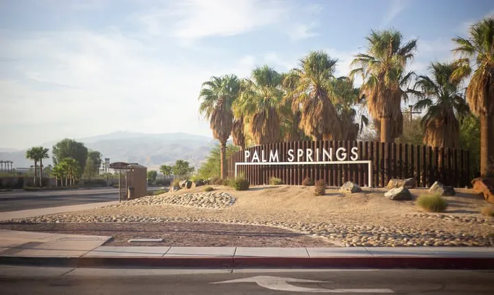 Palm Springs Self-Guided Driving Audio Tour