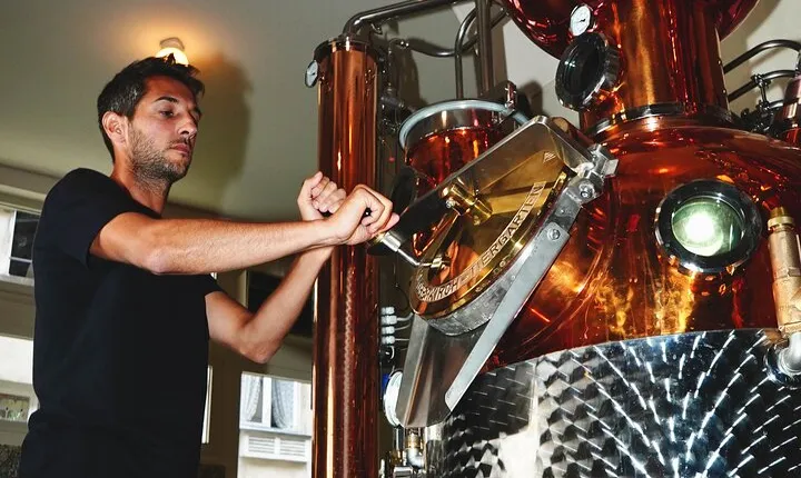 Guided Tour and Tasting at the Distillerie Baccae Paris