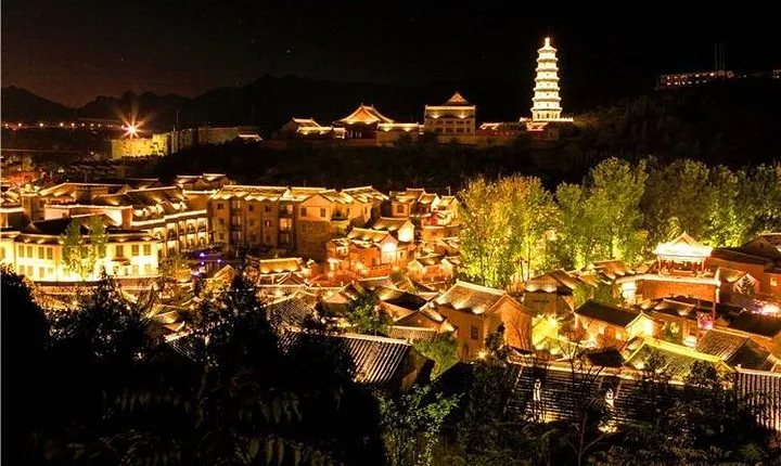 Beijing Layover Night Tour to Simatai Great Wall and Gubei Water Town