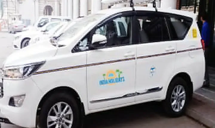 Delhi Airport or Hotel to Agra One Way Transfer