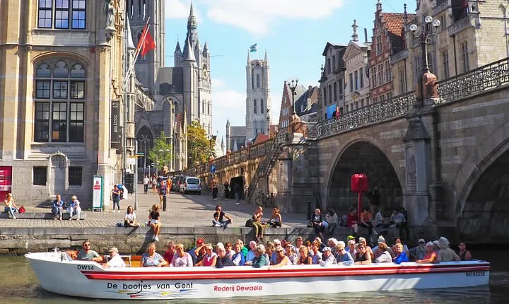 40-Minute Guided boat trip in medieval Ghent