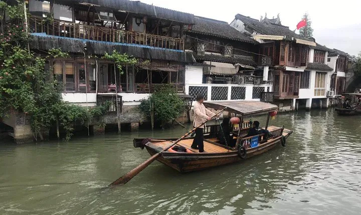 Shanghai Layover Tour of Zhujiajiao Ancient Town and Oriental Pearl Tower