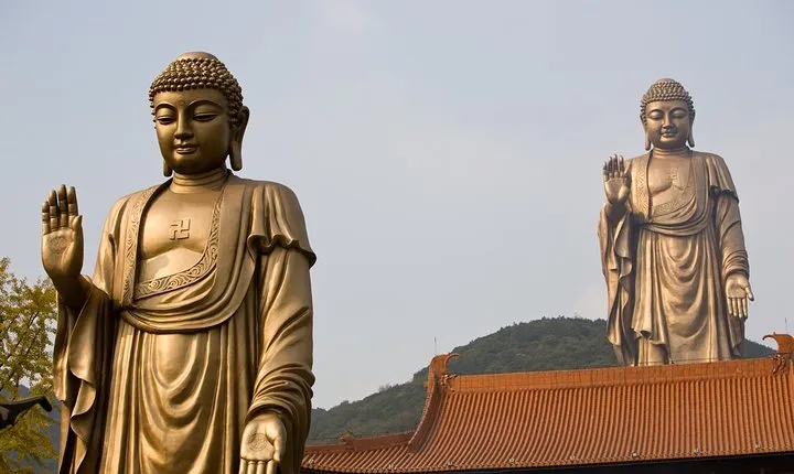 Private Transfer between Wuxi Lingshan Buddhist Scenic Spot and Train Station
