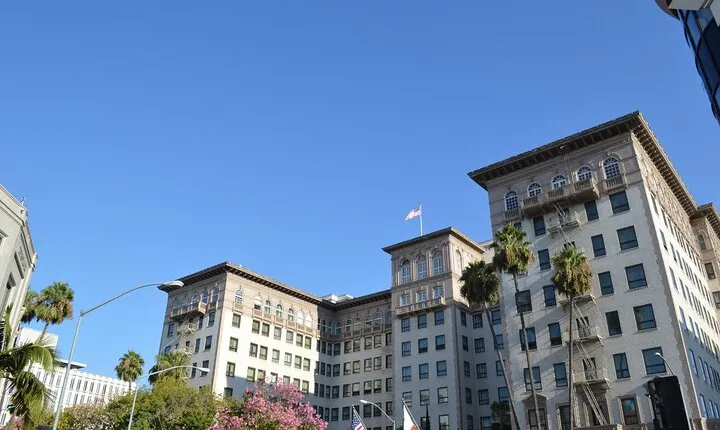 Beverly Hills: Rodeo Drive Self-Guided Walking Audio Tour