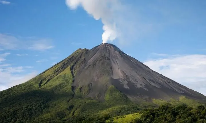 Day Trip from San Jose to Arenal Volcano & Baldi Hot Springs