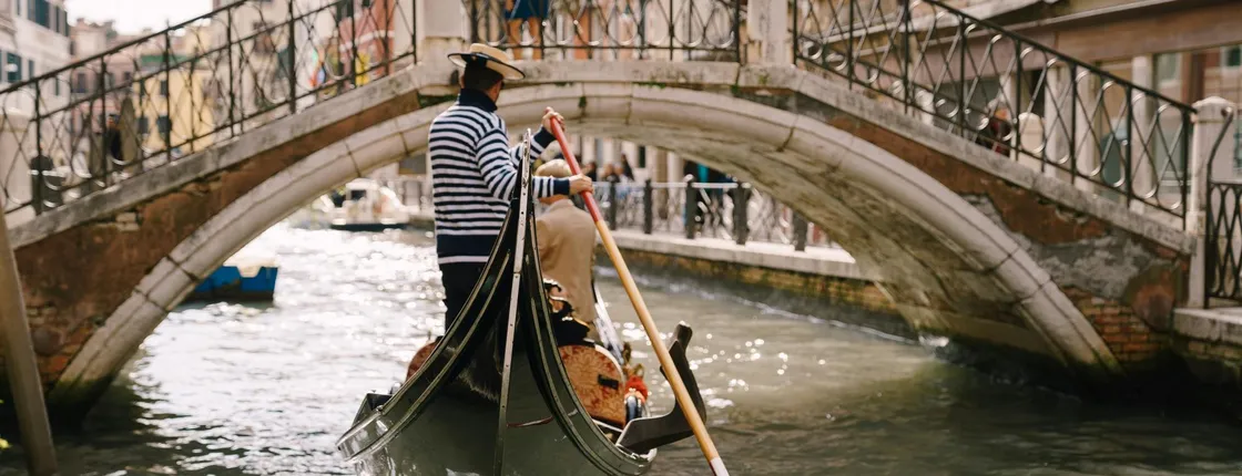 Private Off-the-Beaten-Track Gondola Tour in Venice