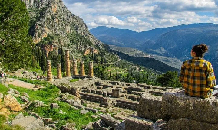 Delphi, Thermopylae, Corycian Cave 300 Spartans Tour