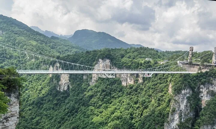 1-Day Private Tour to Grand Canyon Glass Bridge & Baofeng Lake