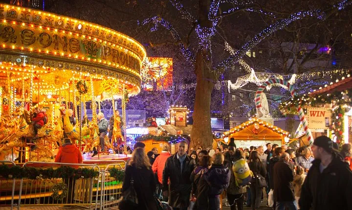 Private Tour: Experience the Christmas Magic in London