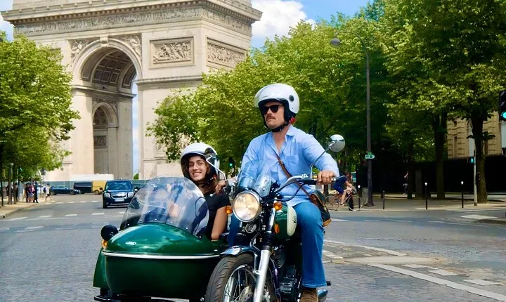 Retro Side-Car Tour in Paris and River Cruise