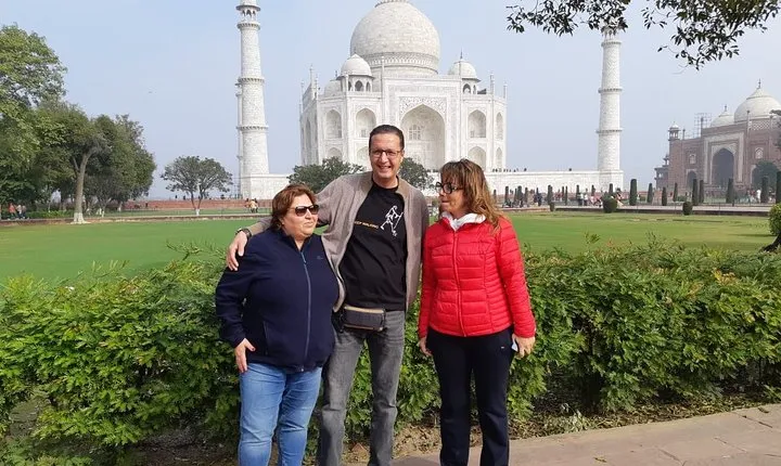 01 Day Agra Tour With Taj Mahal and Agra Fort with Lunch