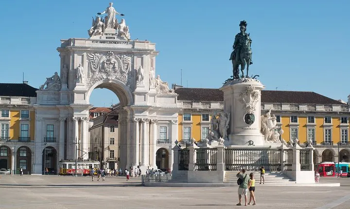 Private Tour 7 Days in Portugal including Lisbon, Fátima, Sintra, Porto, Évora..