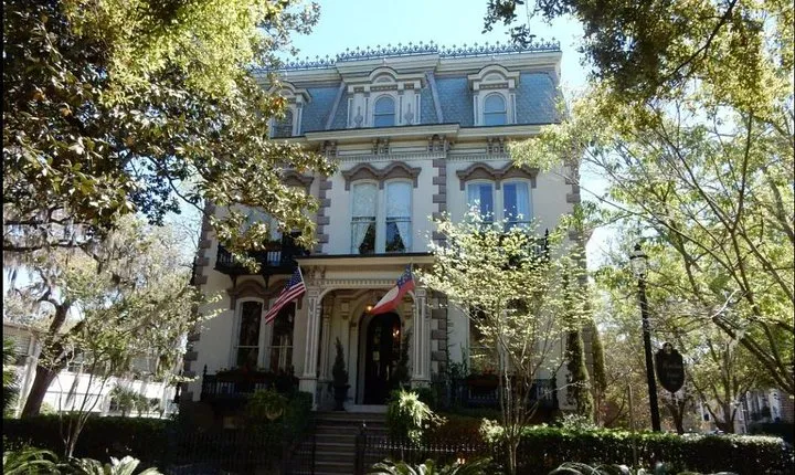 Historic Homes of Savannah Guided Walking Tour