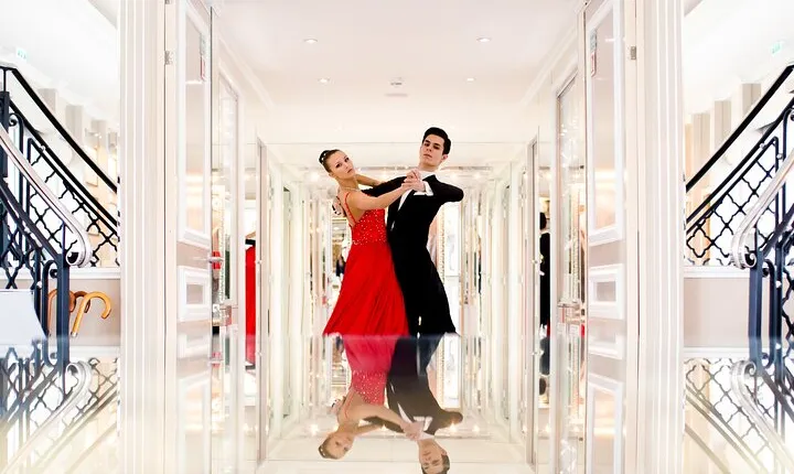 Private Waltz Workshop for Friends & Families (4-14 guests)