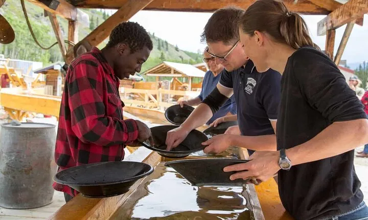 Yukon Gold Experience feat. Emerald Lake & Carcross