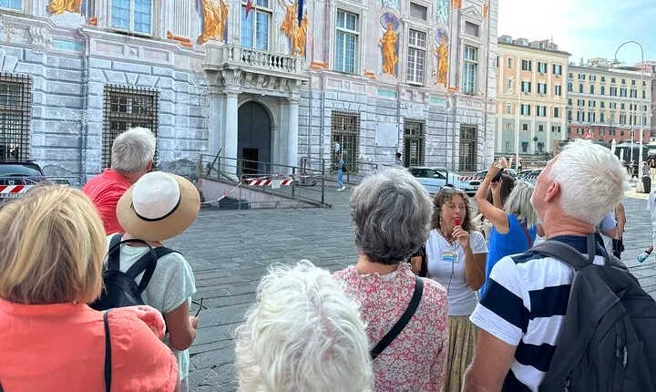 Genoa Guided Walking Tour with Panoramic Lift & Focaccia Tasting